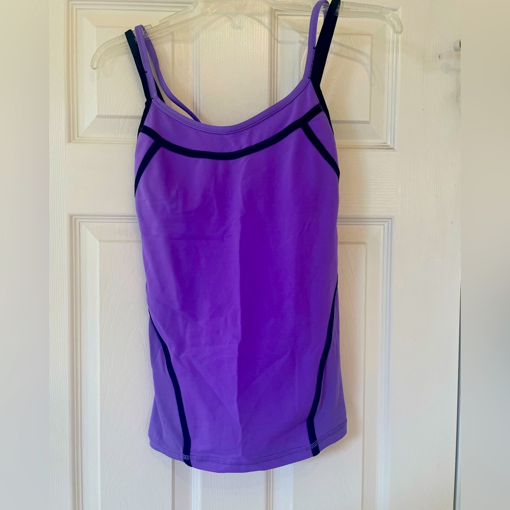 Lululemon tank size 4